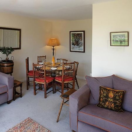 47 Wetherby Way, 3 Bedrooms, Sleeps 6, Easy Walk To Town, Parking, Self Catering, Great View 스트렛포드-어폰-에이본 외부 사진
