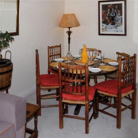 47 Wetherby Way, 3 Bedrooms, Sleeps 6, Easy Walk To Town, Parking, Self Catering, Great View 스트렛포드-어폰-에이본 외부 사진