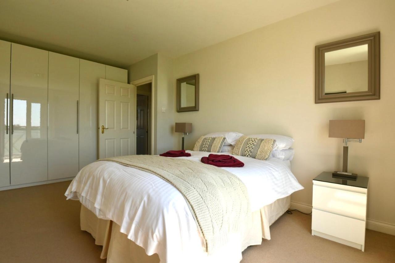 47 Wetherby Way, 3 Bedrooms, Sleeps 6, Easy Walk To Town, Parking, Self Catering, Great View 스트렛포드-어폰-에이본 외부 사진
