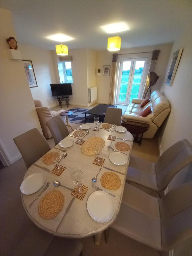47 Wetherby Way, 3 Bedrooms, Sleeps 6, Easy Walk To Town, Parking, Self Catering, Great View 스트렛포드-어폰-에이본 외부 사진