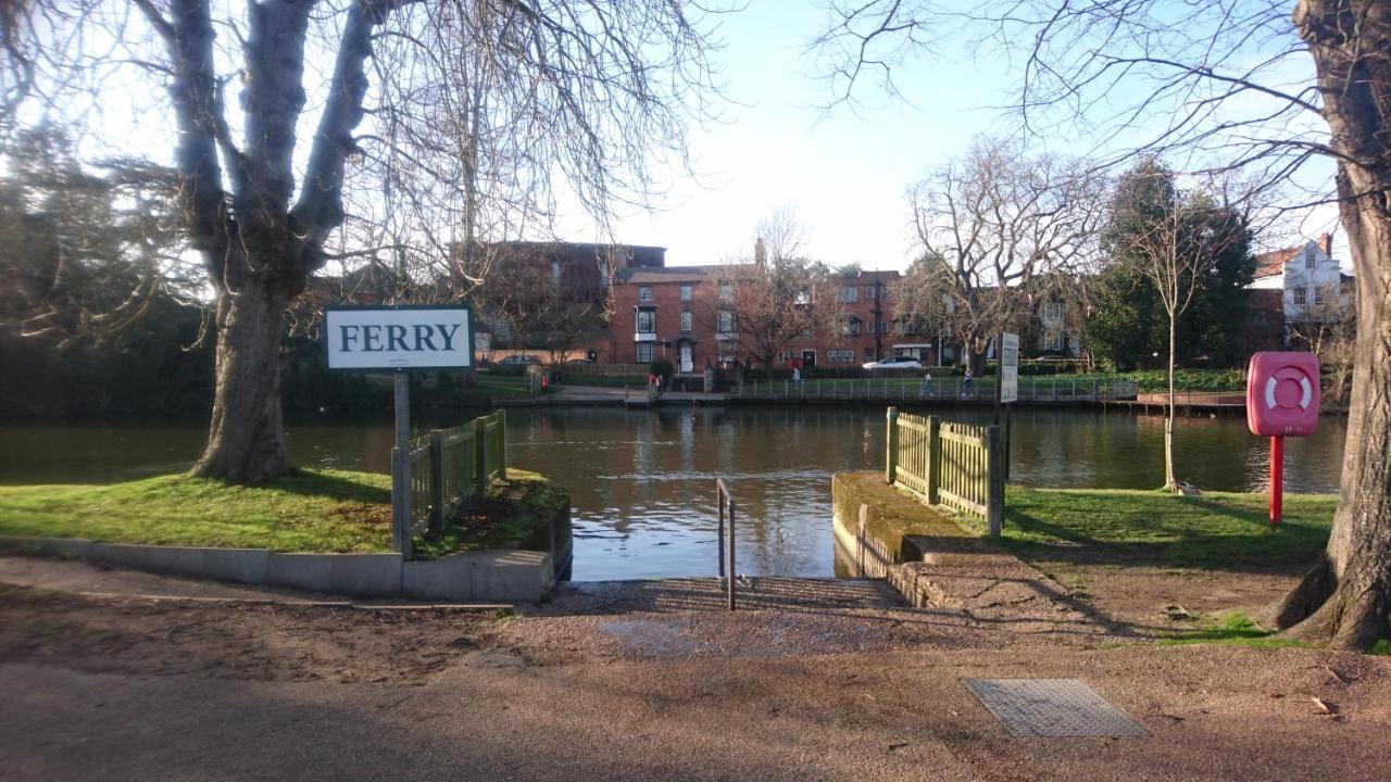47 Wetherby Way, 3 Bedrooms, Sleeps 6, Easy Walk To Town, Parking, Self Catering, Great View 스트렛포드-어폰-에이본 외부 사진