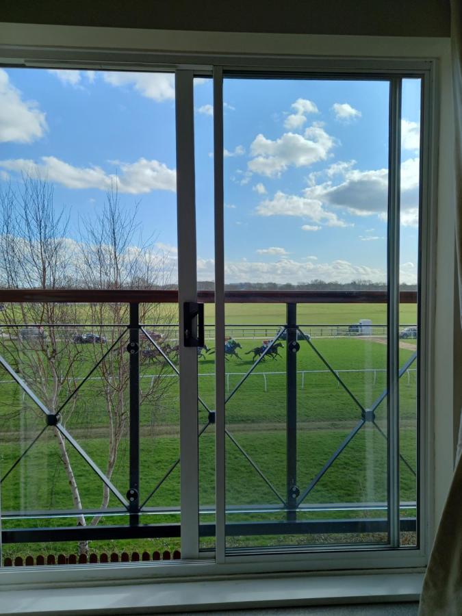 47 Wetherby Way, 3 Bedrooms, Sleeps 6, Easy Walk To Town, Parking, Self Catering, Great View 스트렛포드-어폰-에이본 외부 사진