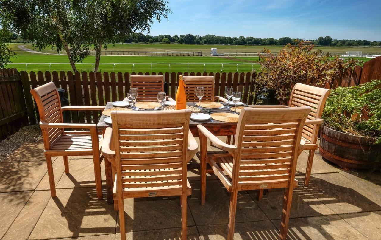 47 Wetherby Way, 3 Bedrooms, Sleeps 6, Easy Walk To Town, Parking, Self Catering, Great View 스트렛포드-어폰-에이본 외부 사진