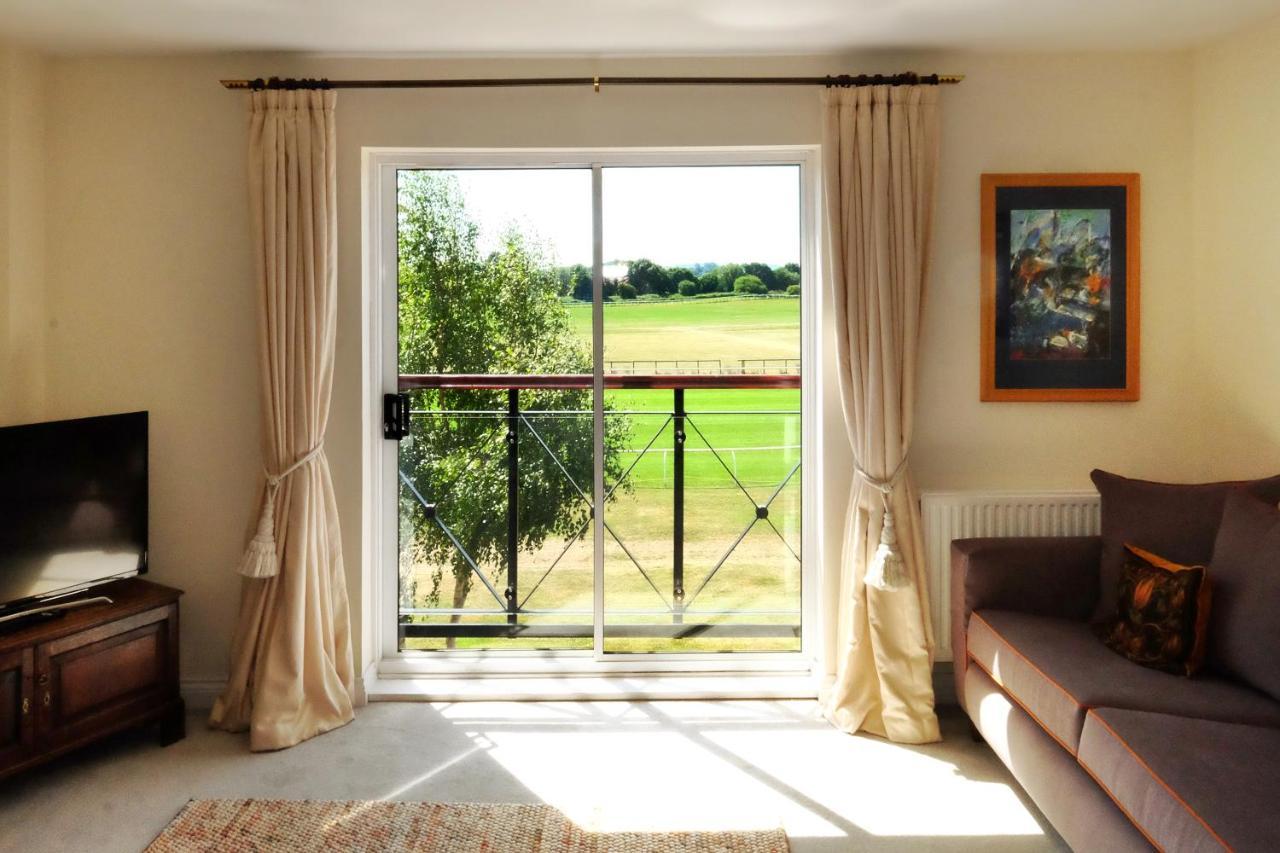 47 Wetherby Way, 3 Bedrooms, Sleeps 6, Easy Walk To Town, Parking, Self Catering, Great View 스트렛포드-어폰-에이본 외부 사진
