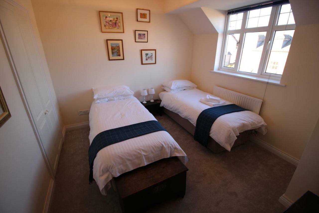 47 Wetherby Way, 3 Bedrooms, Sleeps 6, Easy Walk To Town, Parking, Self Catering, Great View 스트렛포드-어폰-에이본 외부 사진